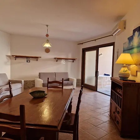 La Casa Rustica Al Centro Badesi